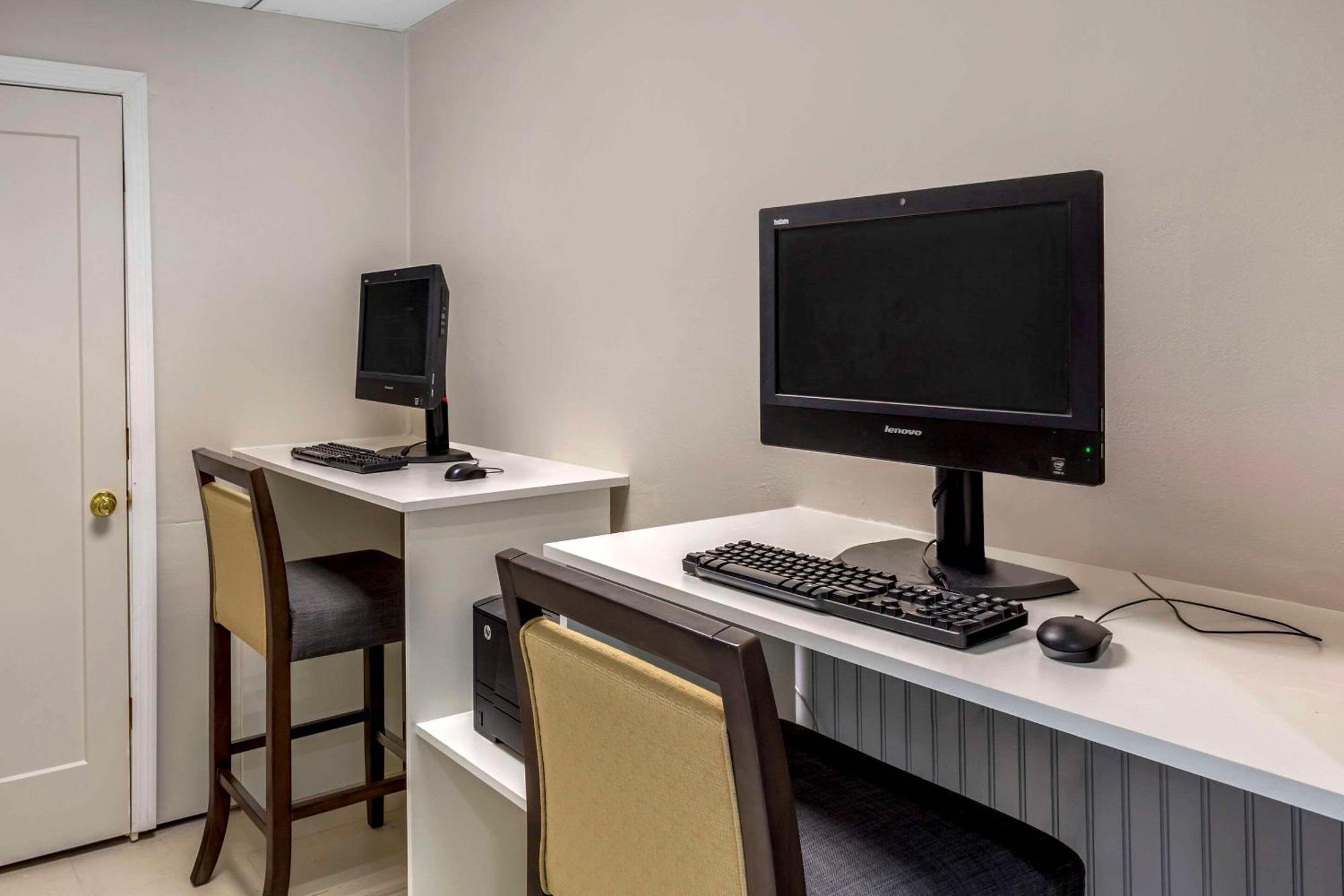 Comfort Inn Hyannis - Cape Cod Exterior photo