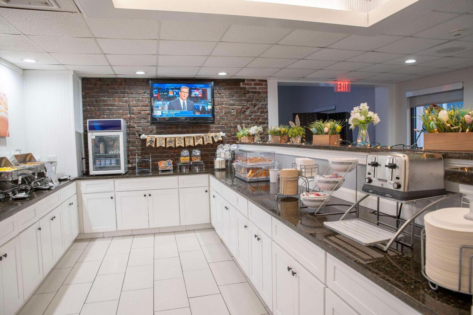 Comfort Inn Hyannis - Cape Cod Exterior photo
